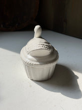 Load image into Gallery viewer, Vintage Ceramic Duck On Nest
