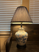 Load image into Gallery viewer, Bird Chinoiserie Lamp
