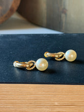 Load image into Gallery viewer, Pearl Dangler Earrings

