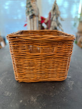 Load image into Gallery viewer, Wicker Basket
