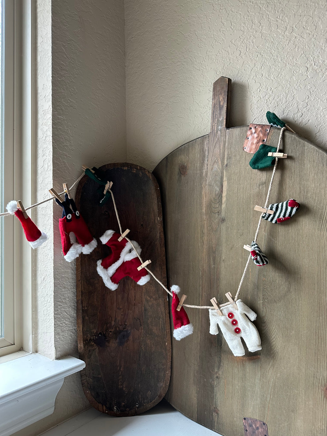 Santa Garland