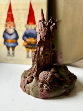 Load image into Gallery viewer, Vintage Tom Clark Tree Trunk Gnome
