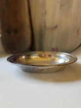 Load image into Gallery viewer, Castle Silver Co. Silverplated Oval Serving Dish
