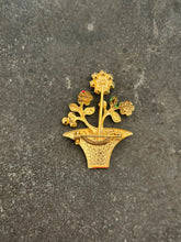 Load image into Gallery viewer, Vintage Flower Basket Brooch
