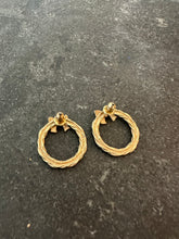 Load image into Gallery viewer, Vintage Avon Christmas Wreath Earrings
