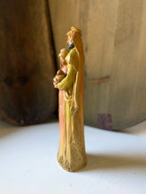 Load image into Gallery viewer, Holy Family Statue
