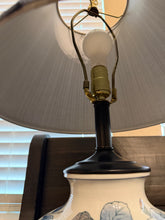 Load image into Gallery viewer, Bird Chinoiserie Lamp
