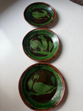 Load image into Gallery viewer, Vintage Mexican Pottery Plate Set
