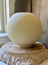 Load image into Gallery viewer, Modern Clay Vase
