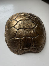 Load image into Gallery viewer, Vietri Tortoise Shell Glass Bowl
