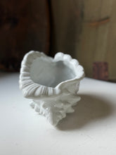 Load image into Gallery viewer, Vintage Ceramic Conch Planter
