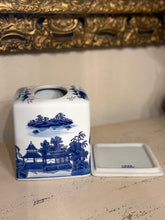 Load image into Gallery viewer, Blue &amp; White Chinoiserie Tissue Box
