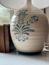 Load image into Gallery viewer, Vintage Ceramic Blue Floral Lamp

