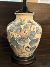Load image into Gallery viewer, Bird Chinoiserie Lamp
