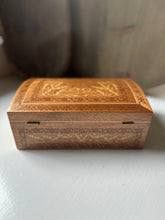 Load image into Gallery viewer, Vintage Marquetry Wood Inlay Box
