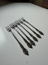 Load image into Gallery viewer, Olive Fork Set
