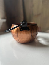 Load image into Gallery viewer, Metal Jack O Lantern Bucket
