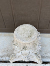 Load image into Gallery viewer, Concrete Ornate Riser
