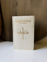 Load image into Gallery viewer, St. Joseph Daily Missal &amp; Hymnal
