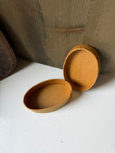 Load image into Gallery viewer, Vintage Hunting &amp; Fishing Oval Box Set

