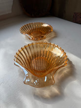 Load image into Gallery viewer, Vintage Carnival Glass Clam Shell Dish
