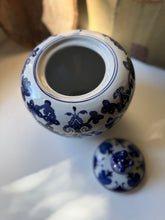 Load image into Gallery viewer, Chinoiserie Blue &amp; White Ginger Jar
