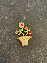 Load image into Gallery viewer, Vintage Flower Basket Brooch
