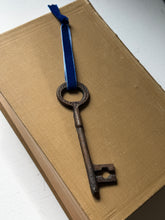 Load image into Gallery viewer, Medium Skeleton Key
