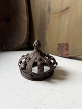 Load image into Gallery viewer, Metal Crown
