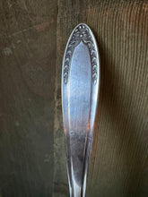 Load image into Gallery viewer, Oneida Silverplate Ribbon Ladle
