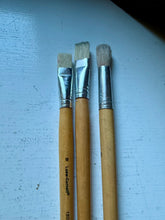 Load image into Gallery viewer, Vintage Paint Brush Set
