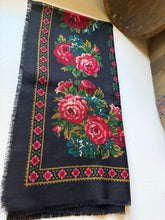 Load image into Gallery viewer, Vintage Club 7 Echo Wool Rose Scarf
