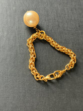 Load image into Gallery viewer, Vintage Liz Claiborne Pearl Bracelet
