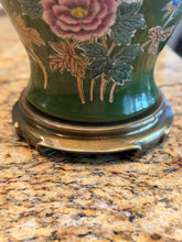 Load image into Gallery viewer, Vintage Hand Painted Chinoiserie Ginger Urn Table Lamp
