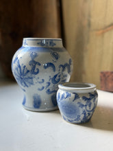 Load image into Gallery viewer, Vintage Chinese Blue &amp; White Porcelain Vase Jar
