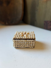 Load image into Gallery viewer, Vintage Seashell Trinket Box
