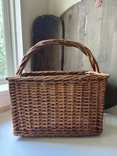 Load image into Gallery viewer, Wicker Wine Bottle Holder
