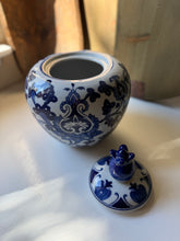 Load image into Gallery viewer, Chinoiserie Blue &amp; White Ginger Jar
