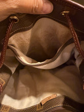 Load image into Gallery viewer, Vintage Texier French Leather Shoulder Bag
