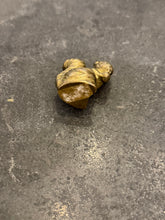 Load image into Gallery viewer, Vintage Brass Squirrel
